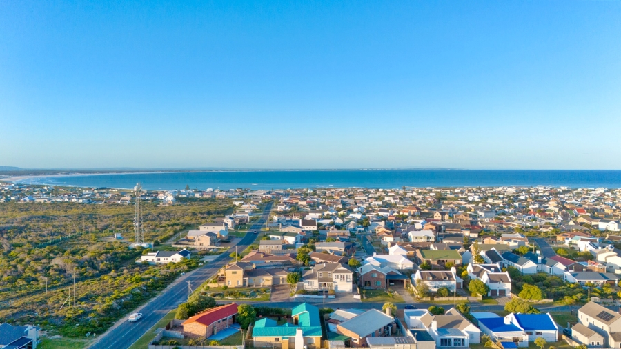 4 Bedroom Property for Sale in Struisbaai Western Cape